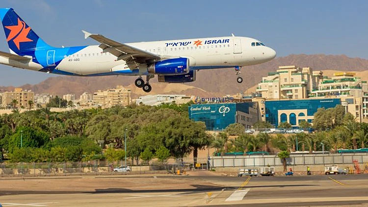 מה באמת קורה בשדות התעופה?