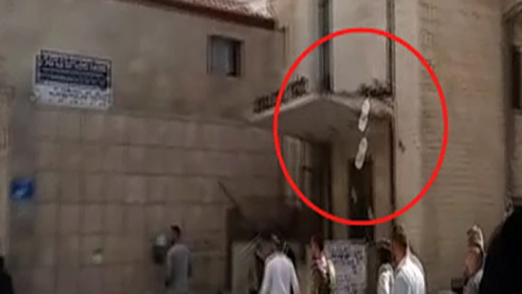 צפו בתיעוד: חייל חרדי הותקף במאה שערים | חדשות 13