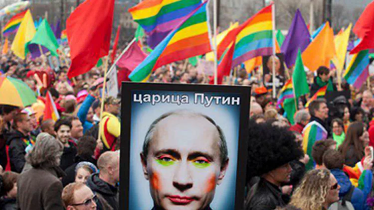 התמונה האסורה במהלך הפגנות של הקהילה הגא