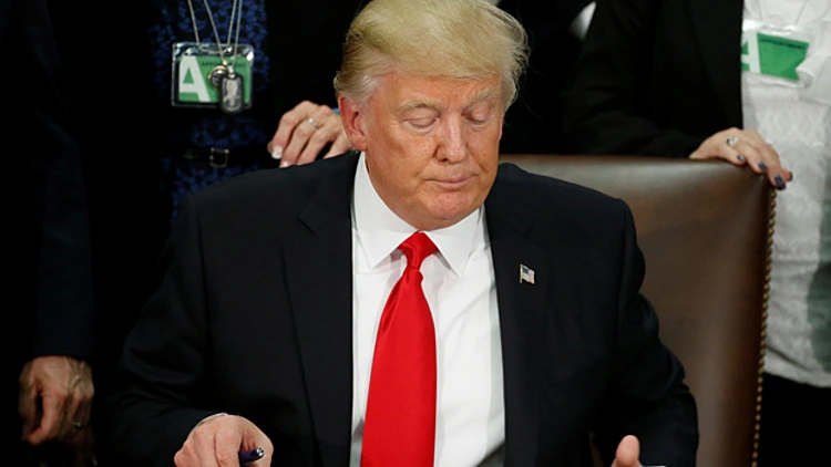 טראמפ מצדיק את השימוש בכוח