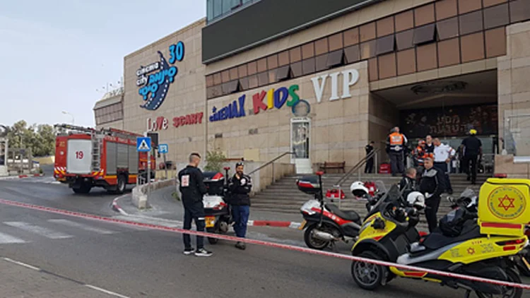 אש בסינמה סיטי, פוטין נגד ארה"ב: סיכום חדשות החג | חדשות 13