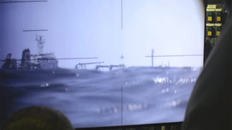 צפו: הצצה נדירה לתוך צוללות חיל הים | חדשות 13