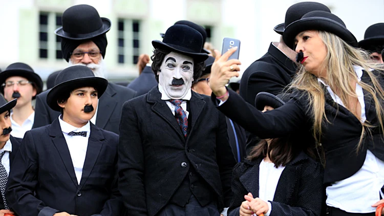 כך חוגגים בשוויץ יום הולדת לצ'אפלין