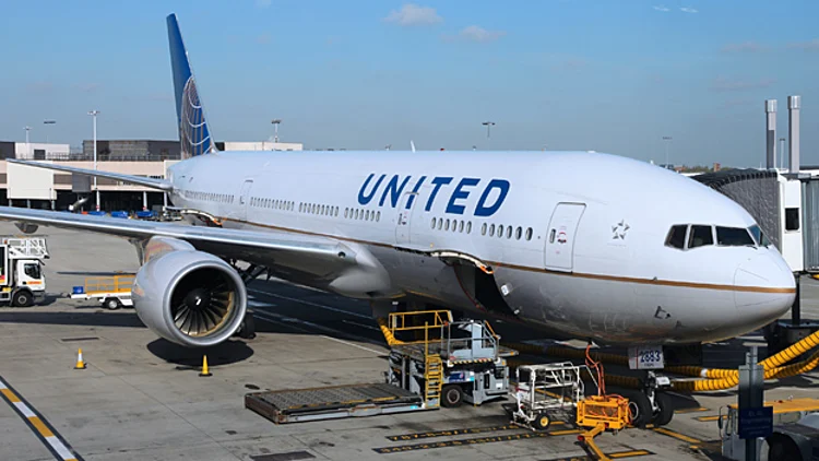 יונייטד. ממשיכים להסתבך