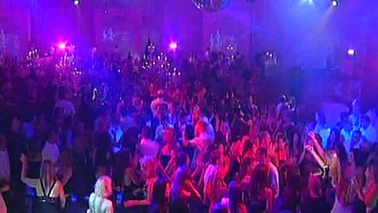 אולמות ללא רישיון: "חודש לפני החתונה, האולם נסגר" | חדשות 13