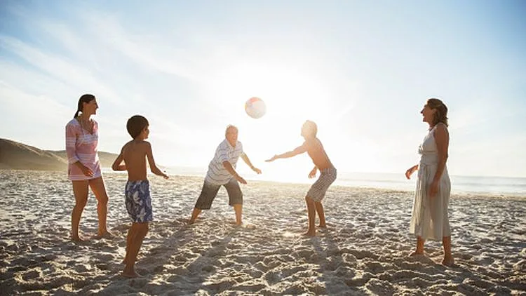 אומגה למים, משחקי אביב ומסלול מיוחד