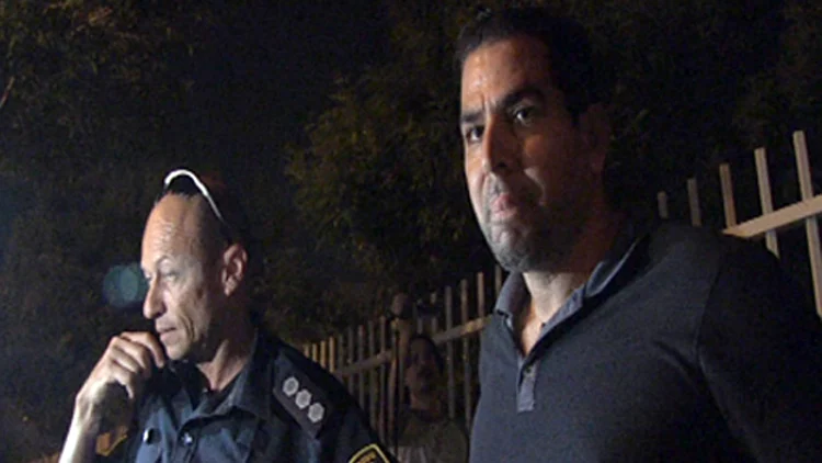 מני נפתלי ושוטר