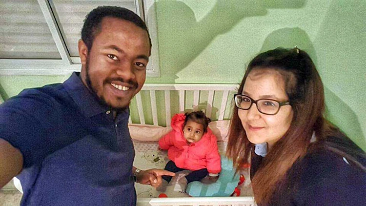 הזוג המעורב מדבר: "הולכים ברחוב ומקבלים מבטים מוזרים" | חדשות 13