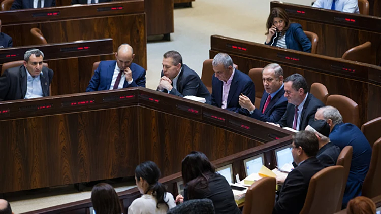 שידור ישיר: הכנסת דנה בדחיית שידורי התאגיד | חדשות 13