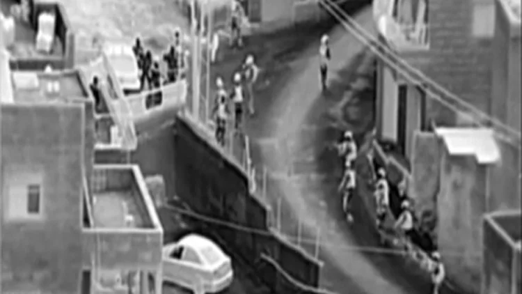 תיעוד מיוחד: מסתערבים מזנקים ומבצעים מעצר | חדשות 13