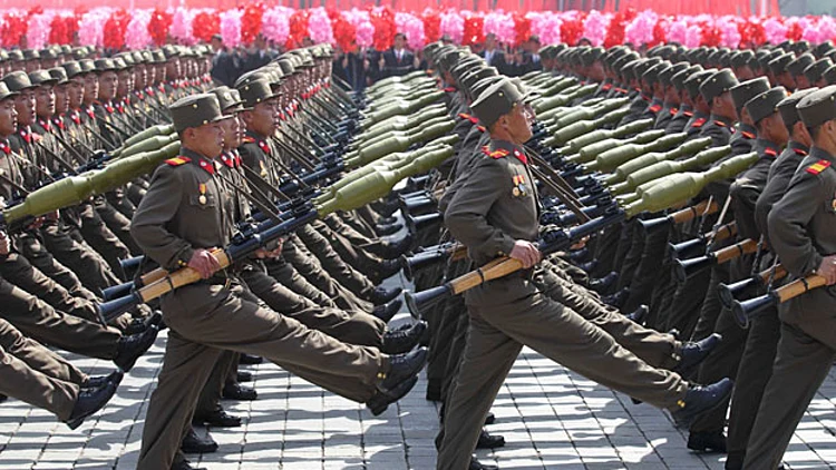 צפו בתיעוד מצפון קוריאה: "מתח ברחוב" | חדשות 13
