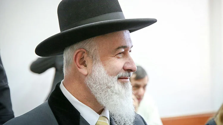 ערעורו של הרב מצגר התקבל: ירצה 3.5 שנות מאסר בפועל | חדשות 13