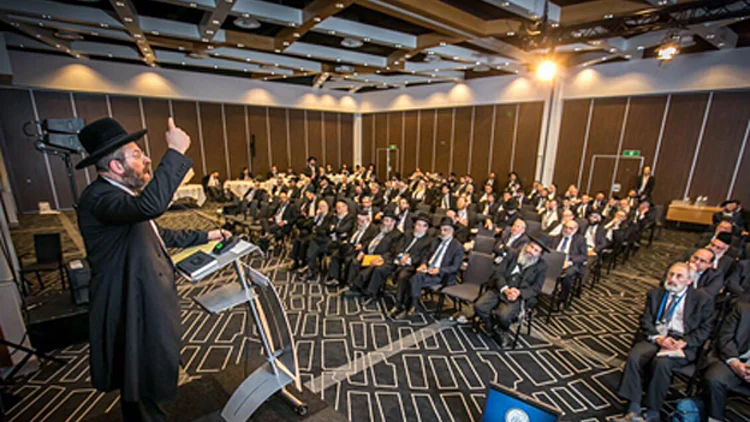 רבנים באירופה: "נאבקים על העתיד" | חדשות 13