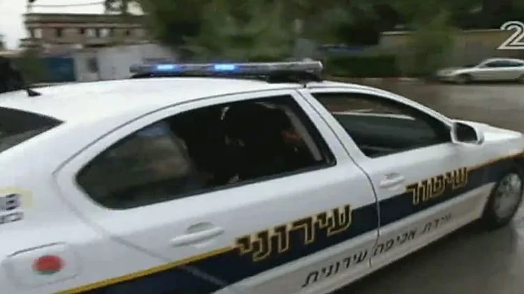 פרוטקשן? גובות כסף עבור "ביטחון אישי": "אגרת השמירה" המיותרת של העיריות