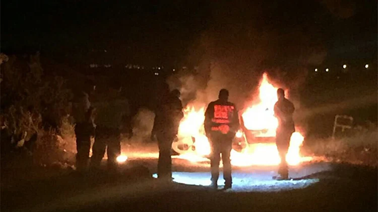 חשד לרצח בג'ת שבוואדי ערה, רכב עולה באש. זירת האירוע בוודאי ערה, הערב