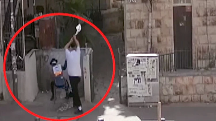 חרדי תוקף מפגין נגד גיוס