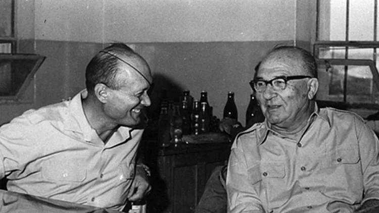 "מה עושים עם השטחים? והתושבים?"