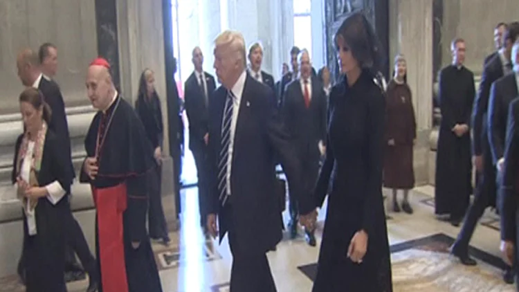 הביקור באיטליה: בני הזוג טראמפ יד ביד | חדשות 13