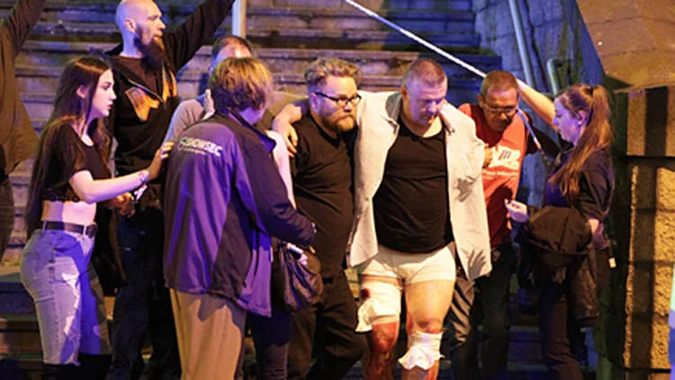 פצועים מפונים מהזירה