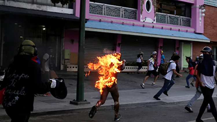 תמונות השבוע בעולם: סופו של גנב בהצתה | חדשות 13