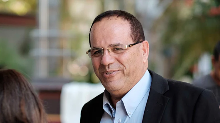 איוב קרא