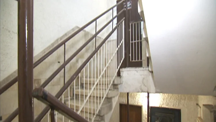 חדר מדרגות, דירה