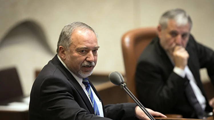 ליברמן עונה על שאלותליברמן עונה על שאלות