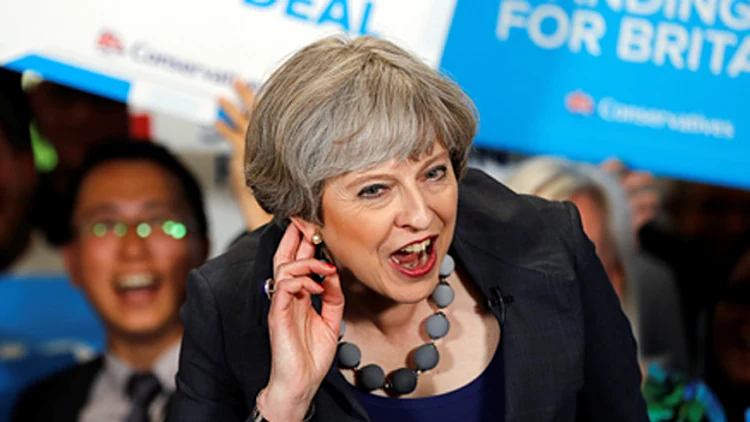 הימור מסוכן. מיי בעצרת תמיכה (רויטרס)