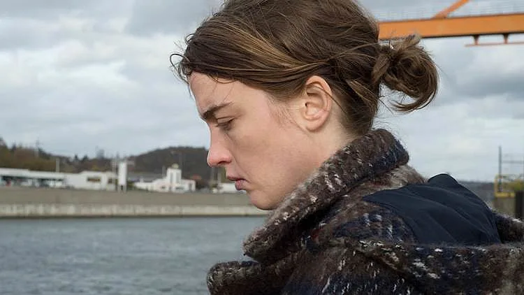 "הנערה האלמונית": לא הייתה מזיקה לסרט היפה הזה זריקת אדרנלין