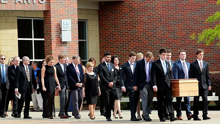 טקס הלוויה, סיסינטי