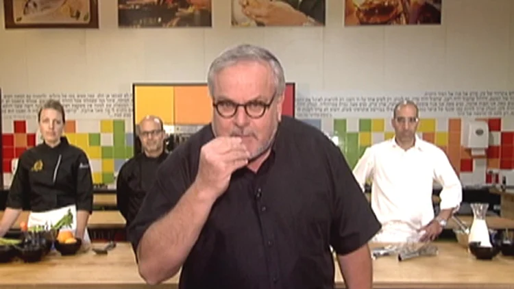 שווה בדיקה, מנחם יצא לבדוק ארוחות בוקר