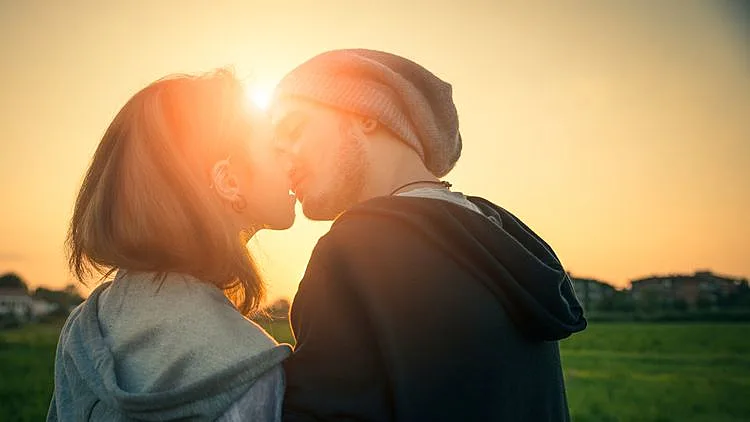 איך מדברים עם בני הנוער על מיניות וסקס?