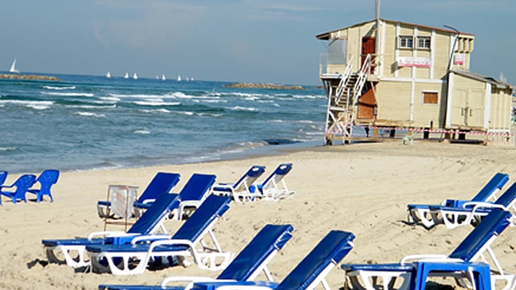 הוסרה אזהרת הרחצה בהרצליה | חדשות 13