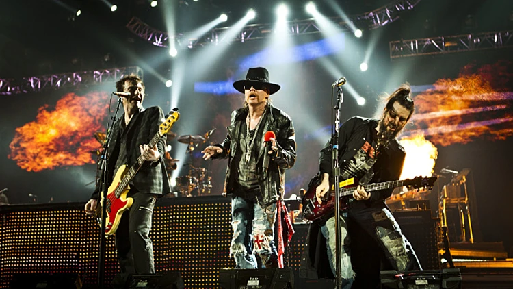 היזהרו מחיקויים: אלפי כרטיסים מזויפים נמכרו להופעות בישראל | חדשות 13