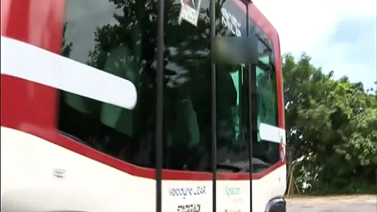 כלי הרכב האוטונומי: נסיעה באוטובוס ללא נהג | חדשות 13