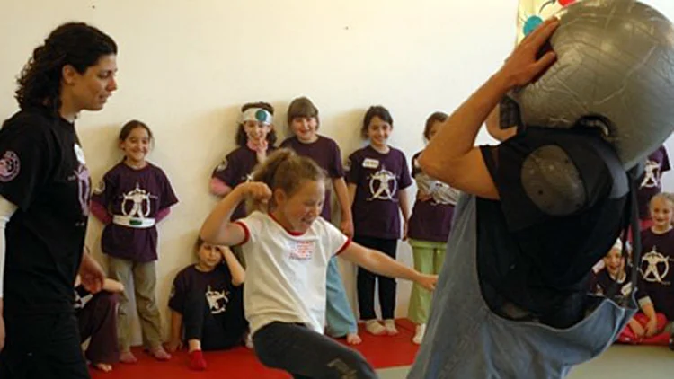 "להעצים את הילדות", הקייטנה בירושלים