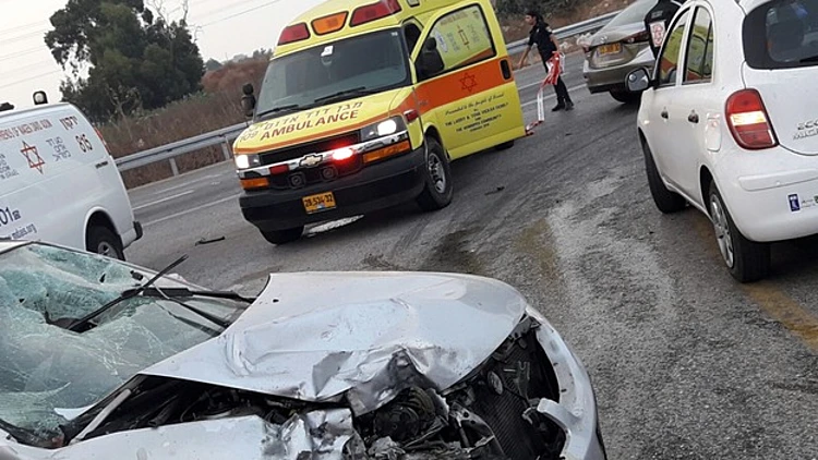 רוכב אופנוע כבן 30 נהרג מפגיעת רכב