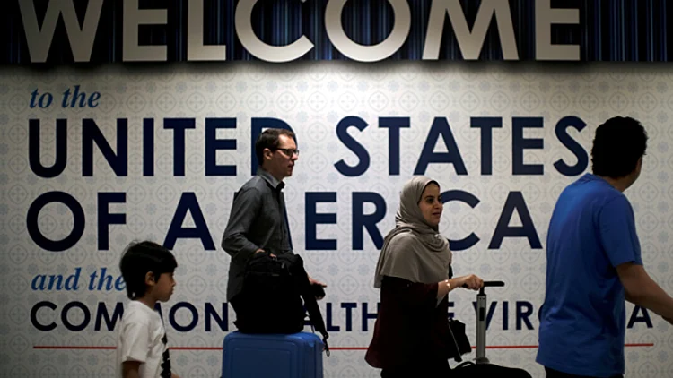 ארה"ב תדרוש מידע על כל הנוסעים? | חדשות 13