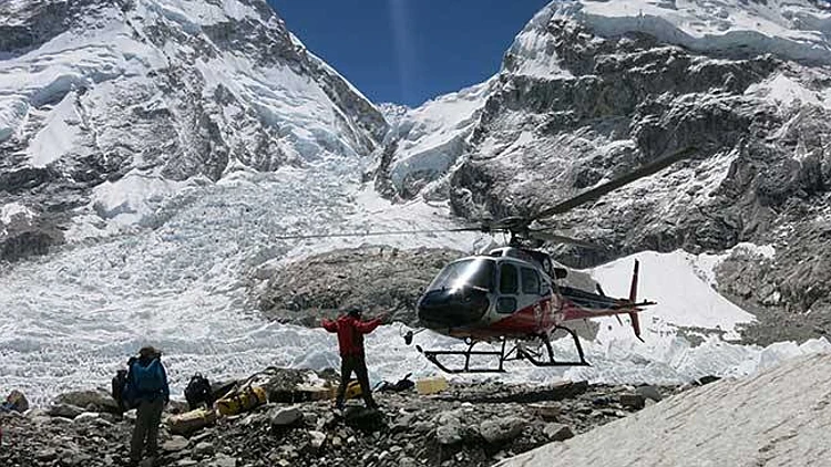 שוויץ: זוג התגלה בקרח – אחרי 75 שנה | חדשות 13