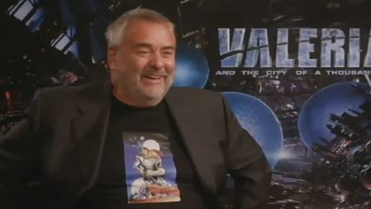 אחד על אחד עם במאי הסרט היקר באירופה | חדשות 13