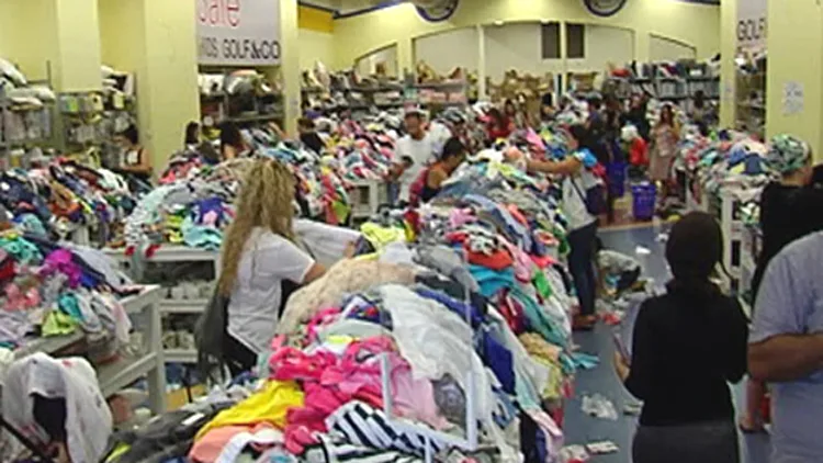 עושות שוק: בגדי ילדים ב-10 שקלים | חדשות 13