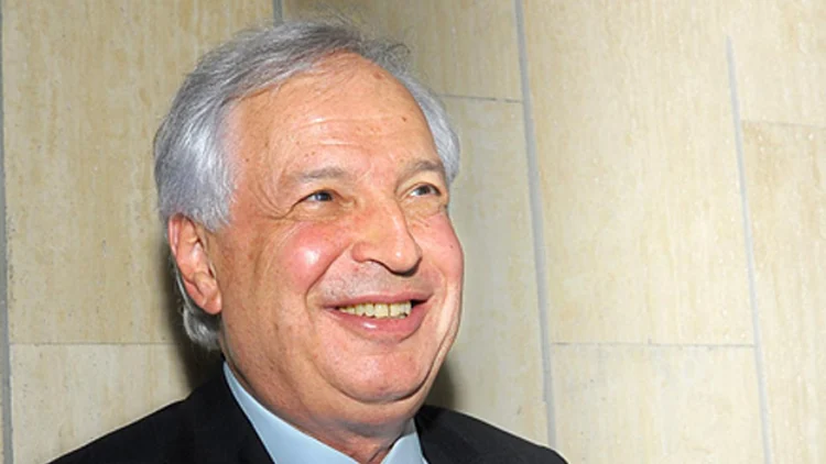 יכניס בעל שליטה נוסף?