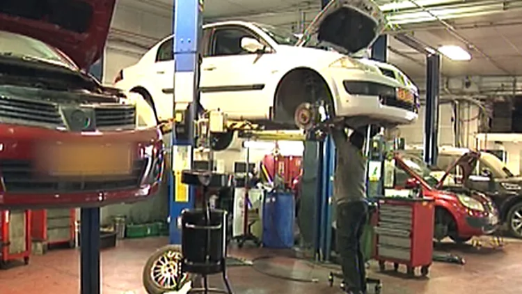 להגיע למוסך עם חלקי החילוף?