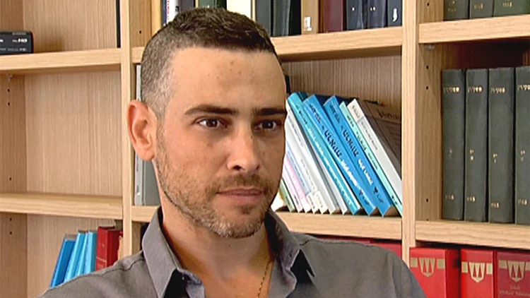ארקדי דוכין הקדיש שיר לאמיר פרישר גוטמן ז"ל