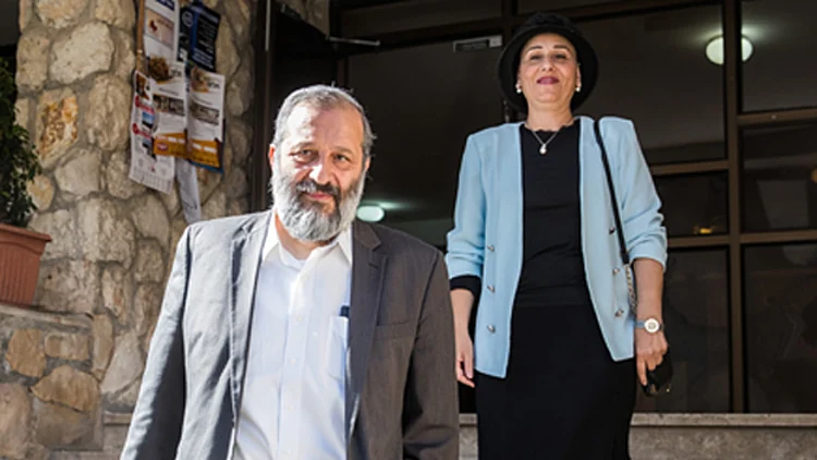 בצל החקירה: יופסק מימון העמותה של יפה דרעי | חדשות 13