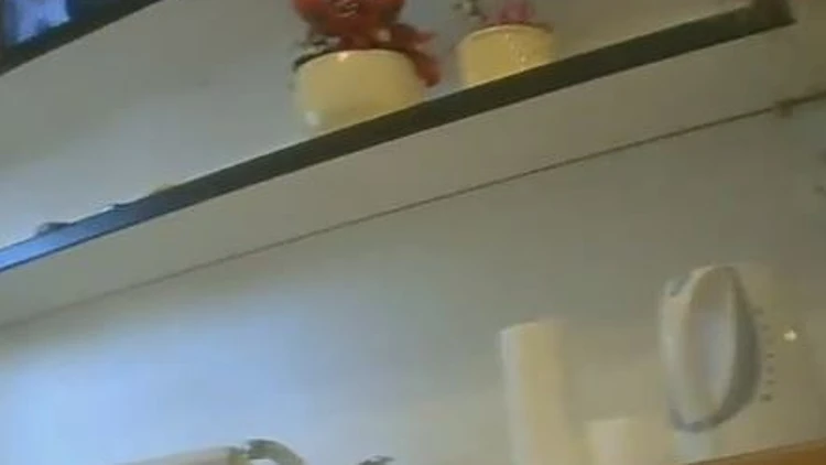 שתי דירות – עם וילון באמצע | חדשות 13