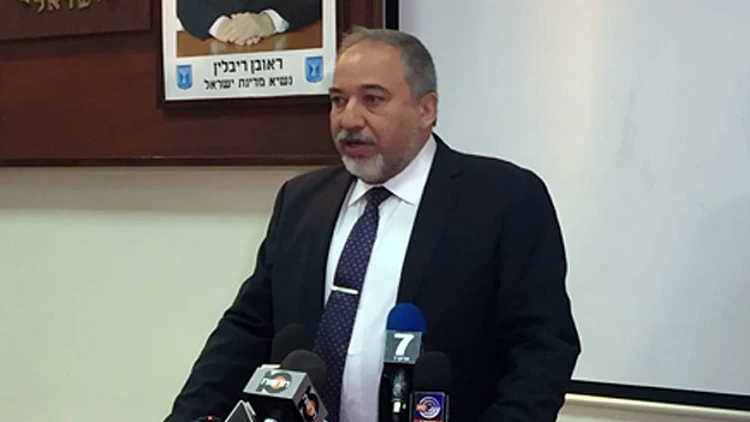 "לא נתספק בתפקיד צופים מן הצד" (אסף בינדר ורוני ברגר)