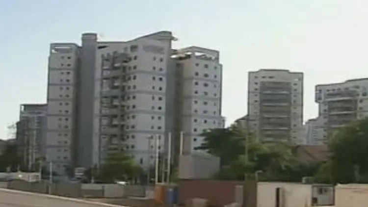 מבטיחים הכל – בשביל למכור דירה | חדשות 13