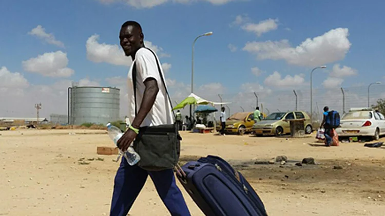 הפתרון החדש לבעיית מבקשי המקלט | חדשות 13