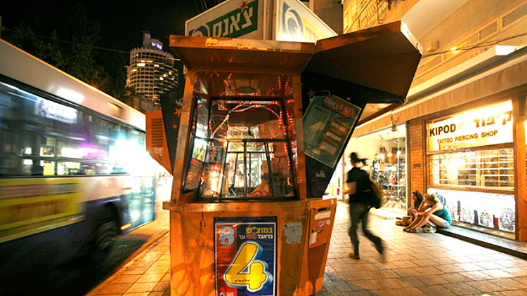 80 מיליון שקלים מחכים לו: הזוכה בפרס הגדול ביותר בלוטו אי פעם עדיין לא אותר | חדשות 13